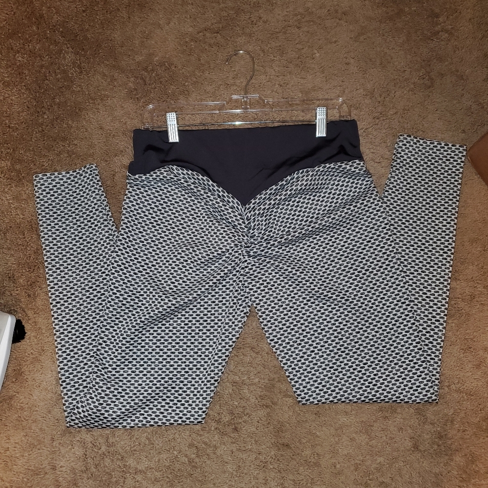 NWOT Yoga Leggings